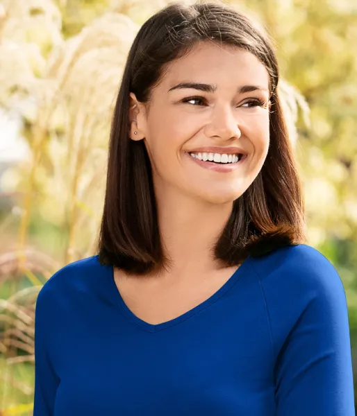 Camiseta ajustada para mujer, escote en V - Escote en V profundo